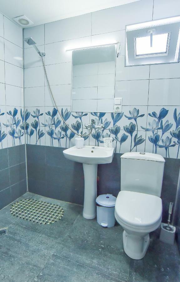 Hotel 9Th Sky Kutaiszi Kültér fotó